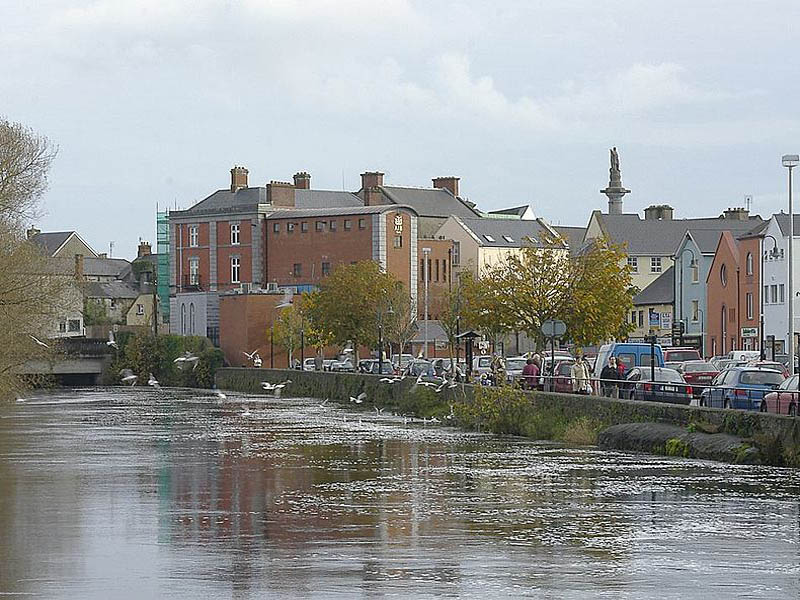 Electric car charging points proposed for Ennis Town in draft bye-laws ...