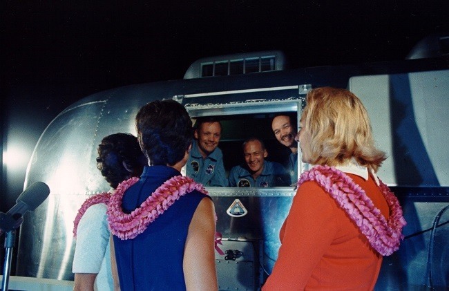 Apollo 11 photos quarantine wives