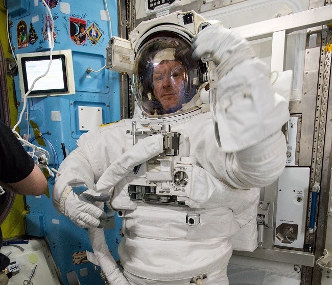 Tim-Peake-spacesuit