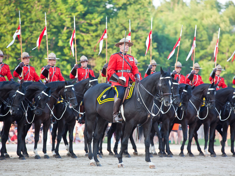 select-toronto-police-patrol-officers-to-carry-assault-rifles-in