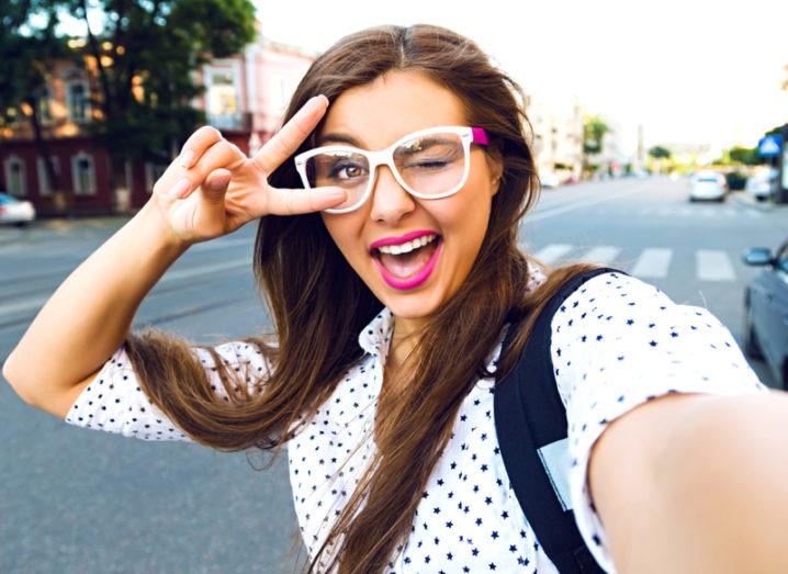 How To Take The Perfect Selfie Just Got A Lot More Scientific Using A New App