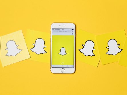 Why have 700,000 people signed a petition against the new Snapchat update?