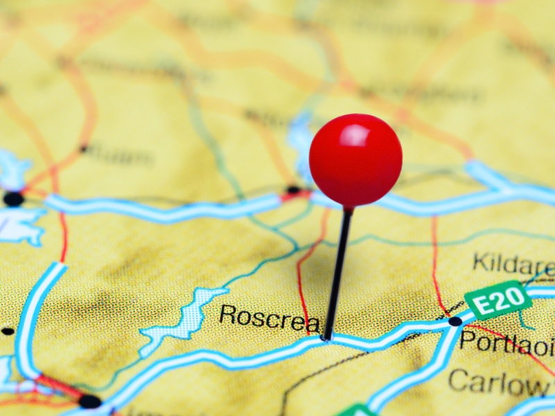 Picture of a pin on a map of Ireland pinpointing Roscrea.