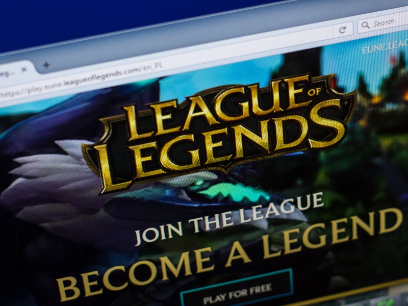 A browser tab showing the homepage of League of Legends game.