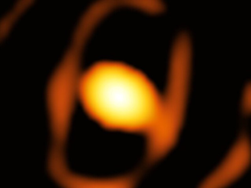 A first-of-its-kind but blurry photograph showing a bright star called WOH G64, which is located outside of our galaxy.